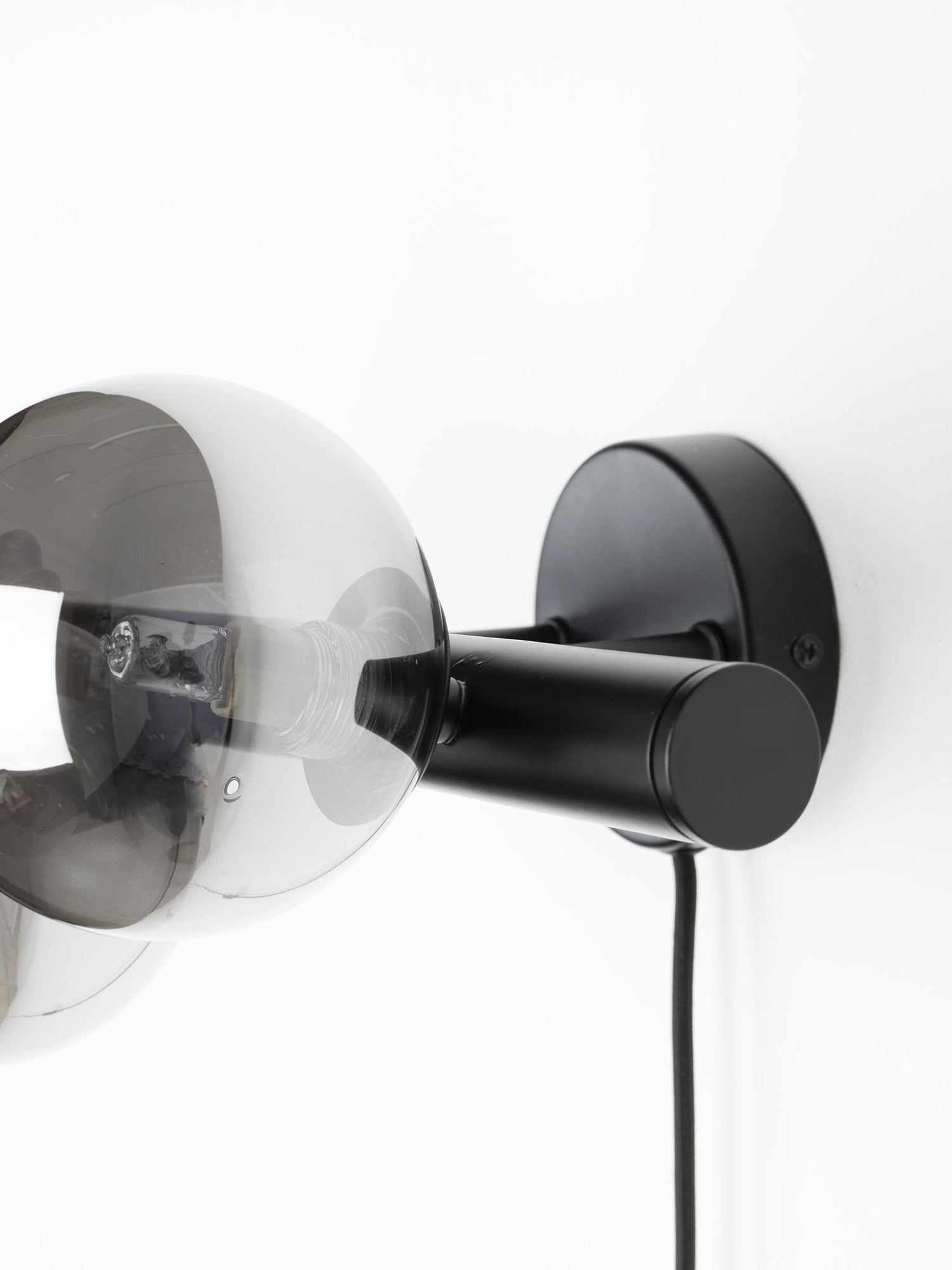 Monica Wall Lamp
