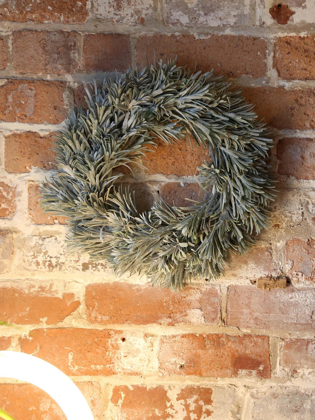 Vintia wreath - 40X40X8 cm - Shaded Green &amp; Off White