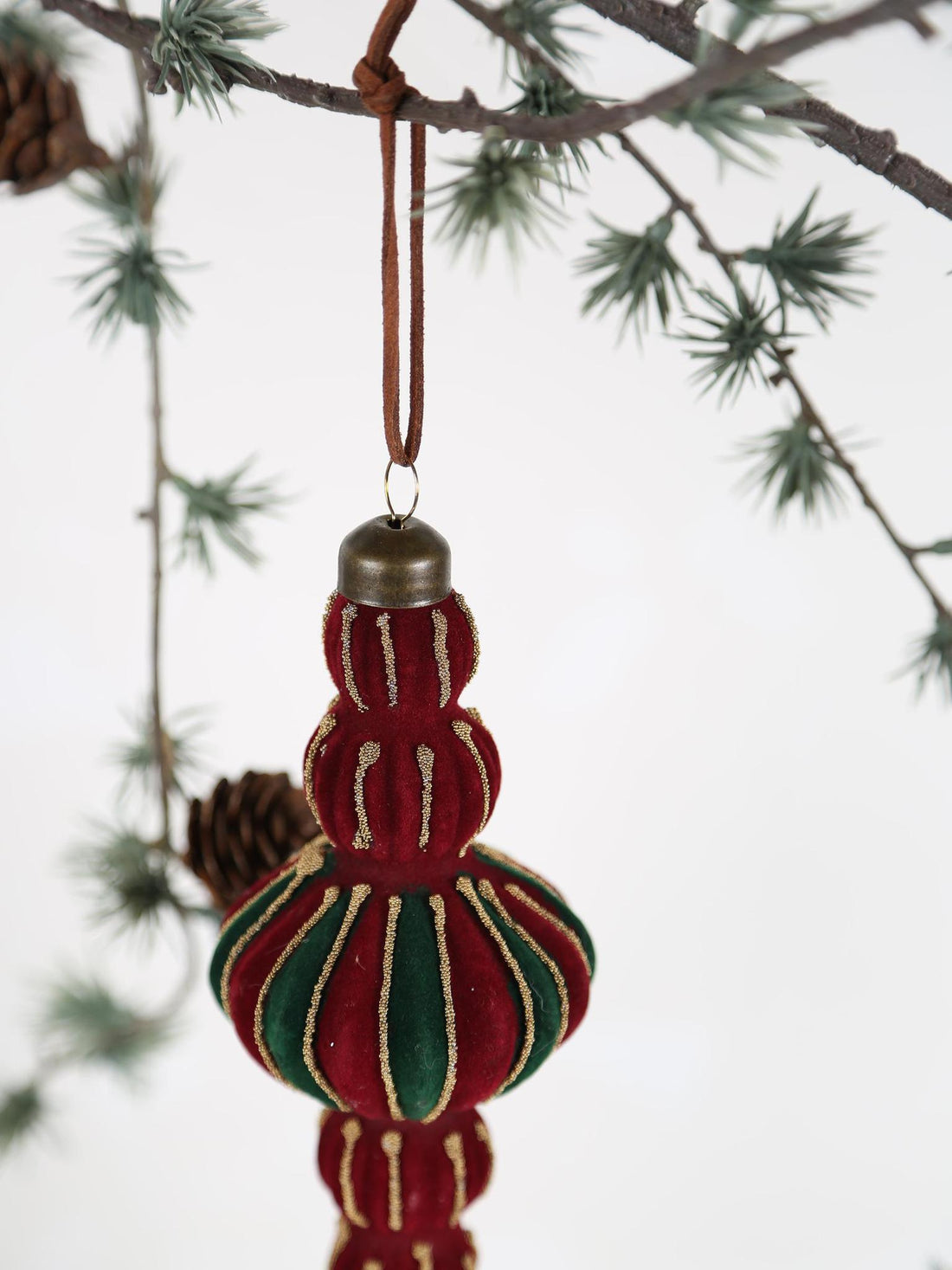 Youra Velvet Dark Green glass ornament