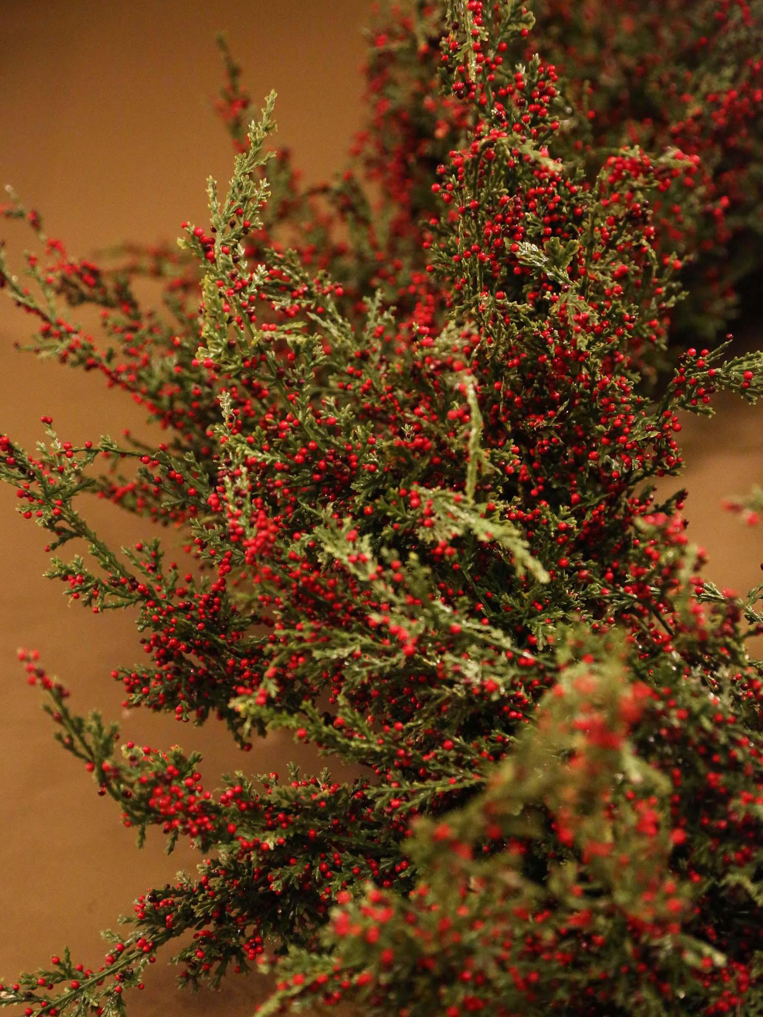 Faux Leafy Red Berry Wreath