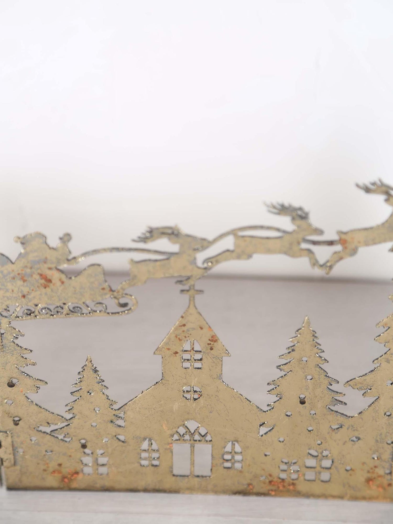 SANTA IN FLIGHT DECO Brass Ornament Stand