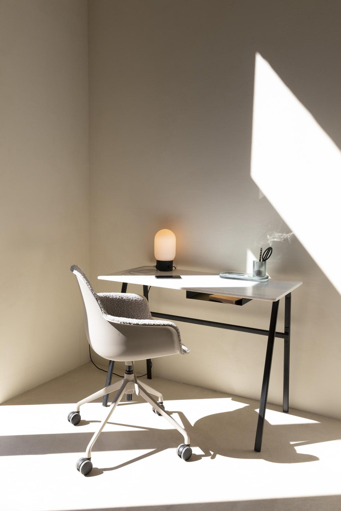 Good Plastic Salt Dune Desk