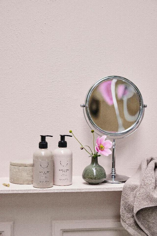 Helene vase - Colour Options Available