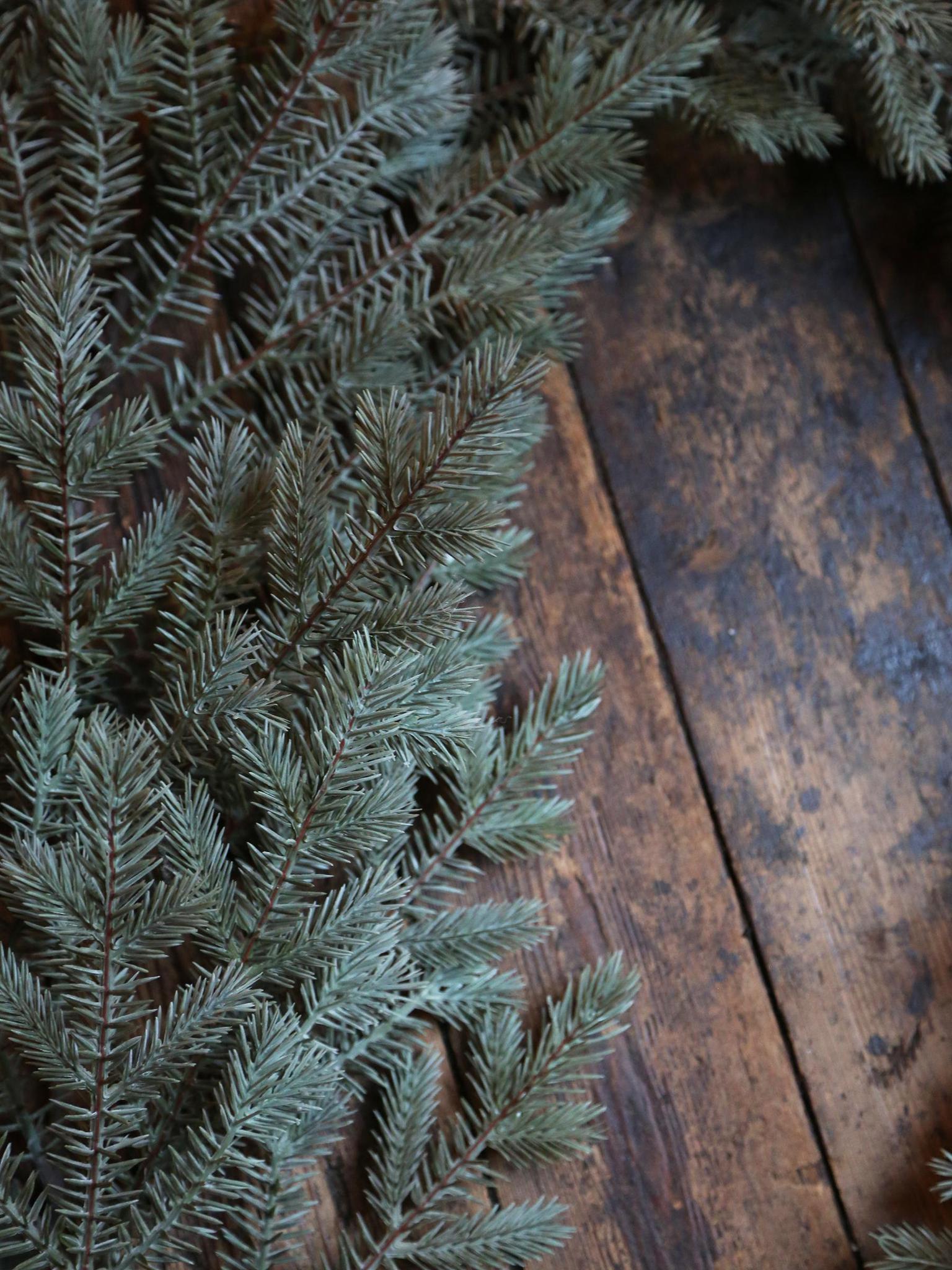 Noble Pine Garland - Green