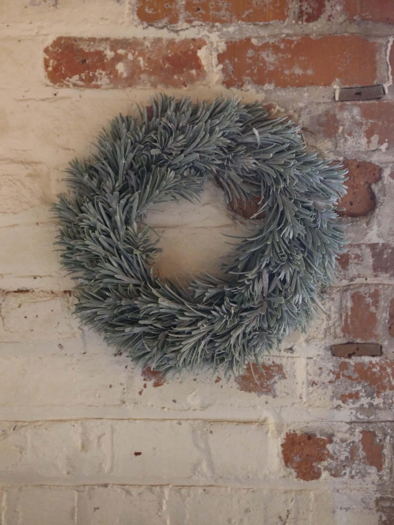 Vintia wreath - 40X40X8 cm - Shaded Green &amp; Off White