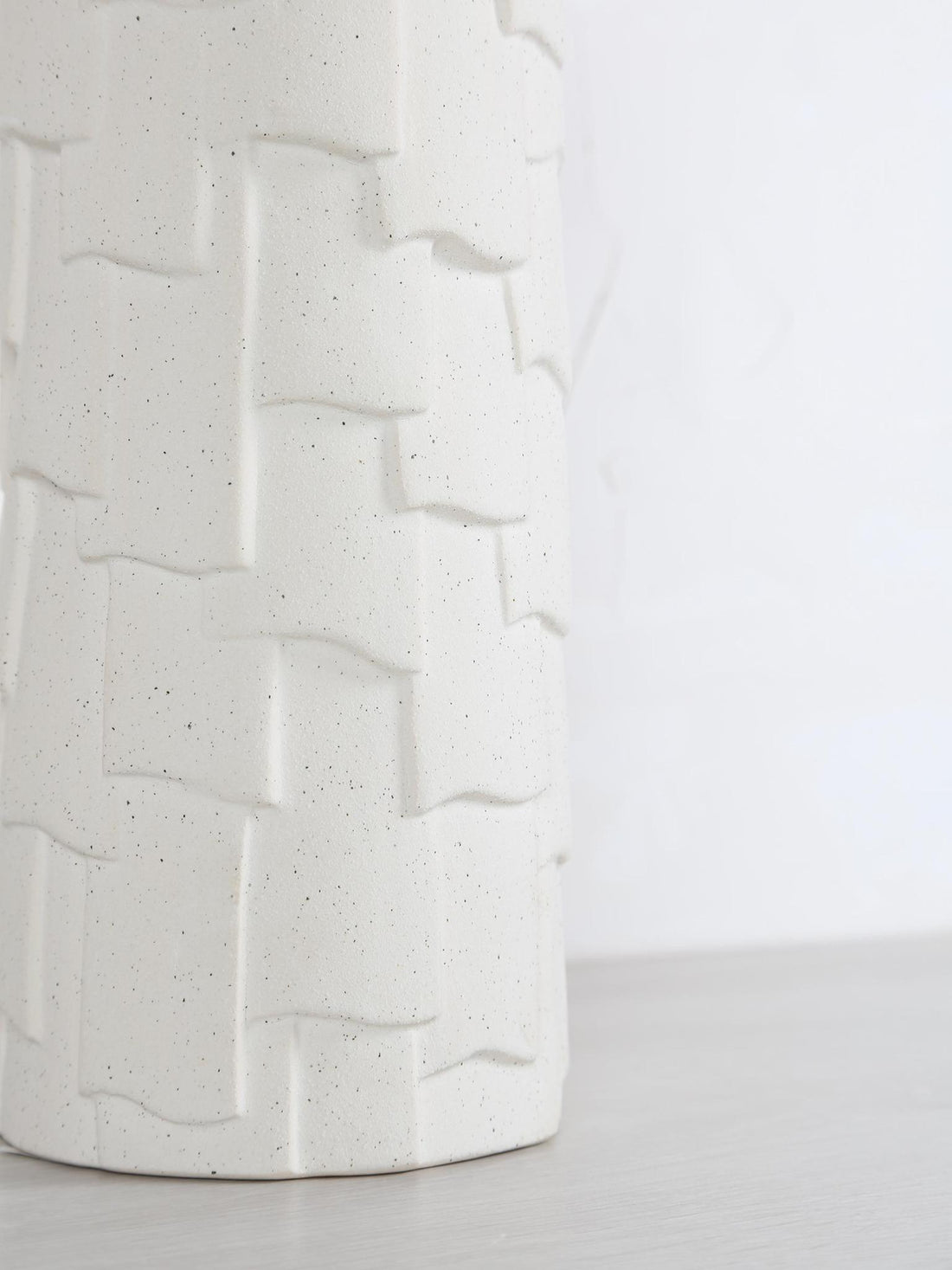 Leima Matt Ceramic vase - cream