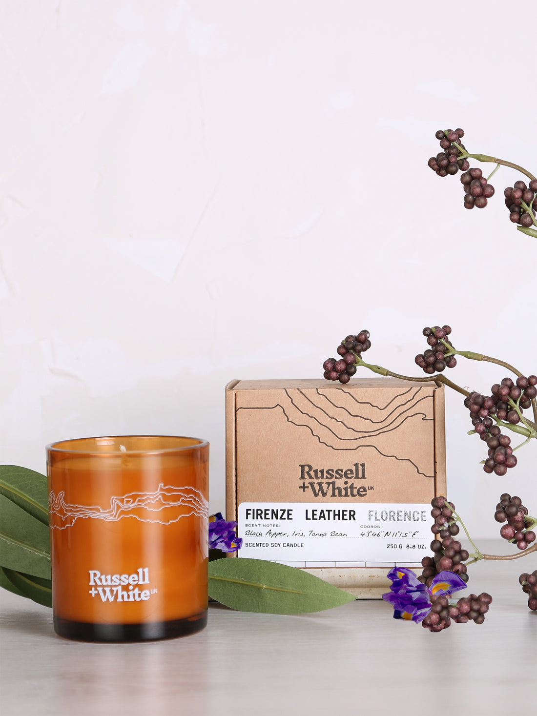 Firenze Leather Soy Wax Scented Candle - Black Pepper, iris, Tonka Bean