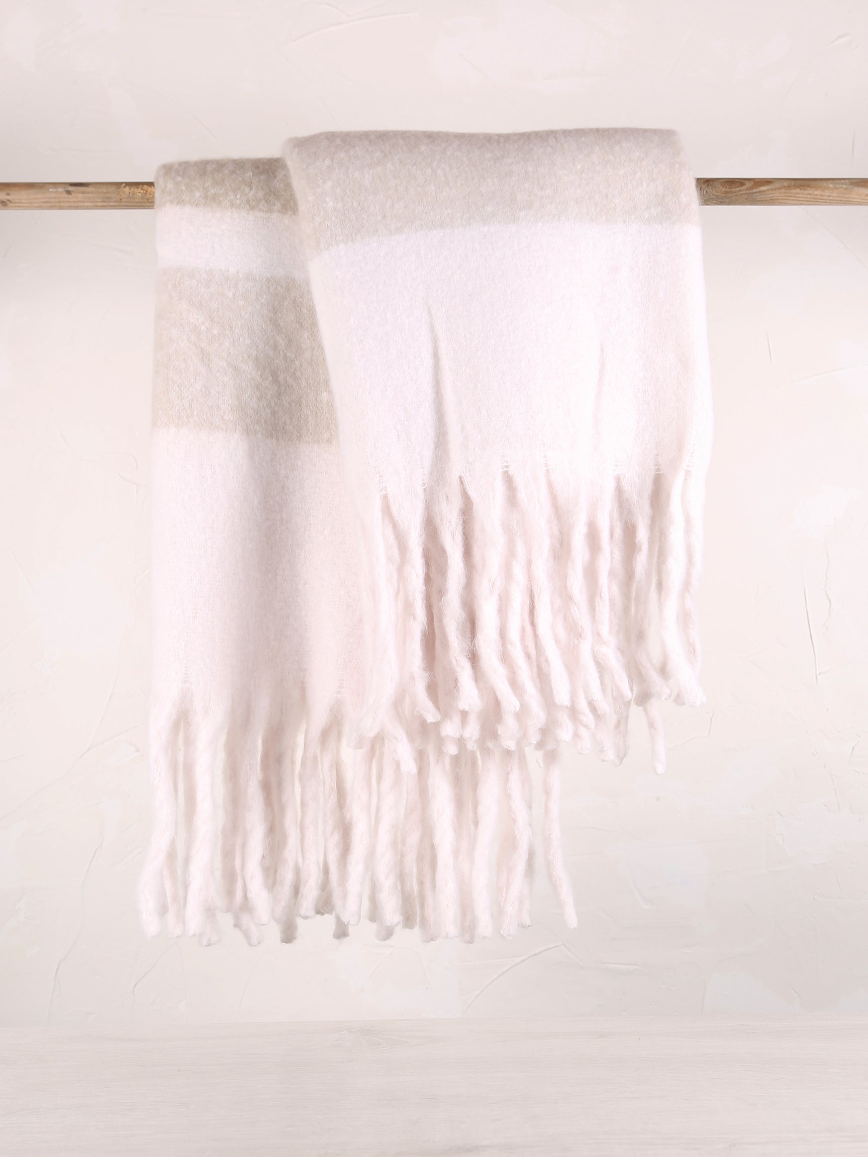 Isabel Striped Recycled Plain Throw - Naturel - 130 X 160