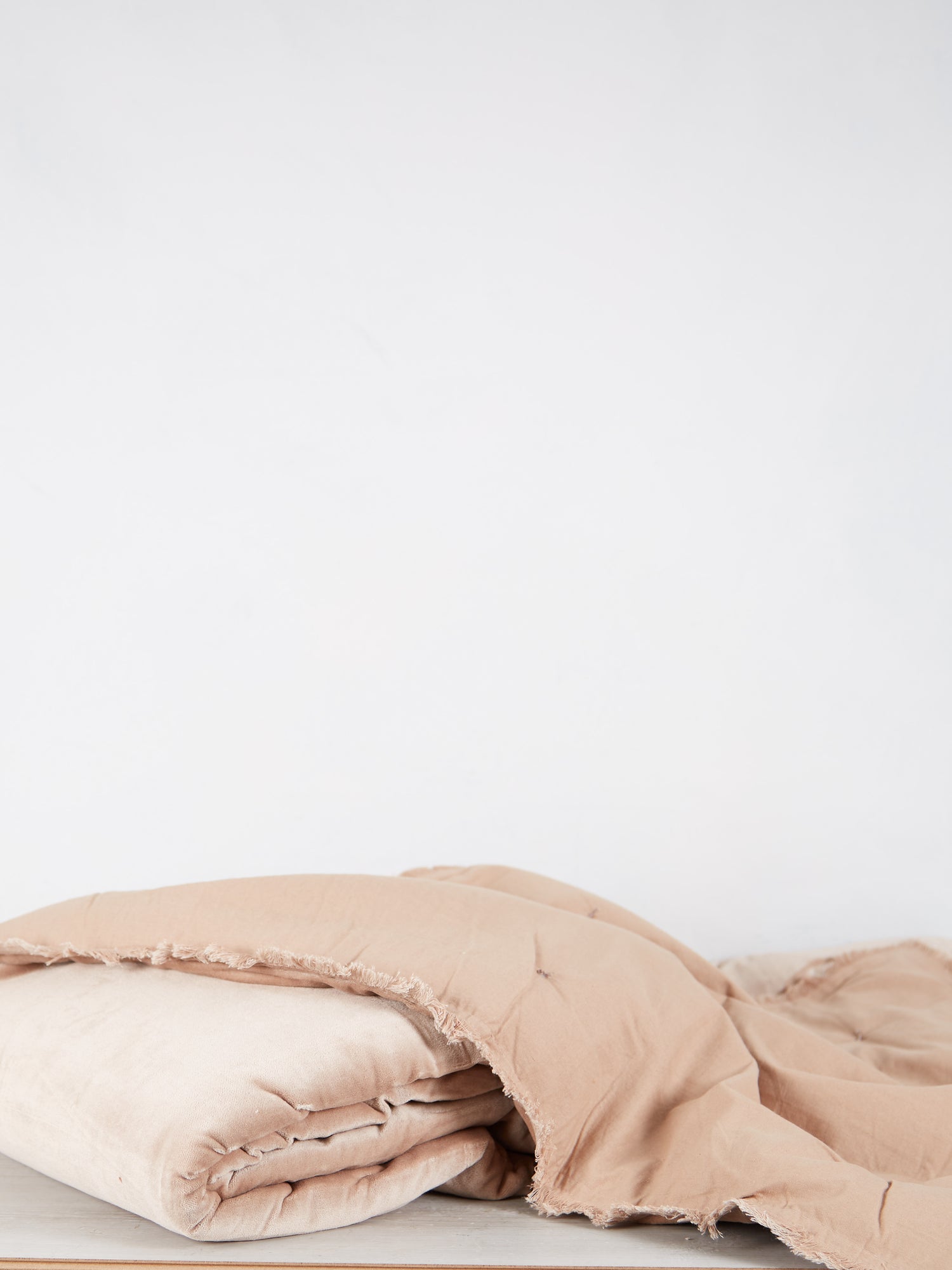 Fara Velvet Fringed Throw in Sesame 135 x 200