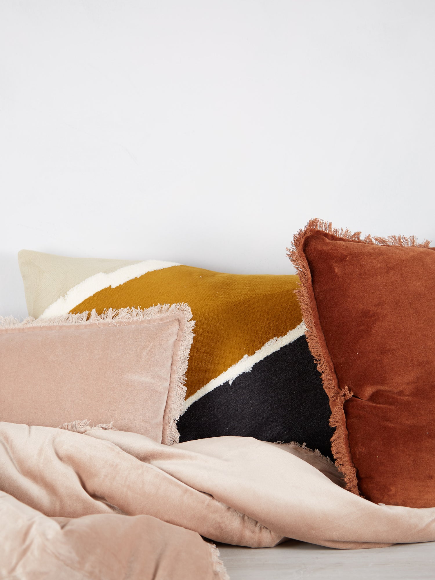 Fara Velvet Fringed Throw in Sesame 135 x 200